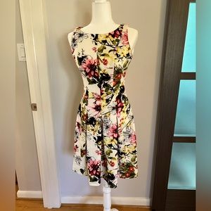 Ladies dress size 4. Brand—American Living